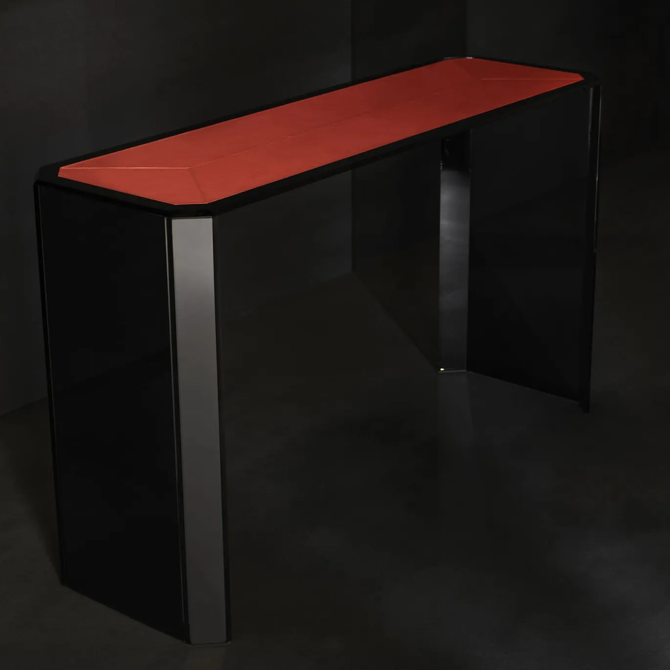 Consolle Jean Michel in vetro grigio fumé e pelle rossa