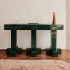 Consolle Verde Lucida della Collezione Mobili Sintetici in Edizione Limitata