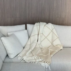 Coperta beige a motivi geometrici