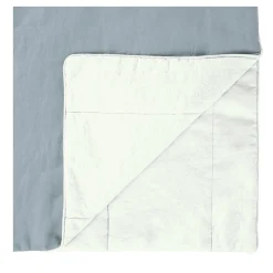 Coperta di lino azzurro con profili