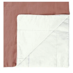 Coperta di lino rosa vintage con profili