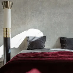 Coperta di velluto rosso e lino