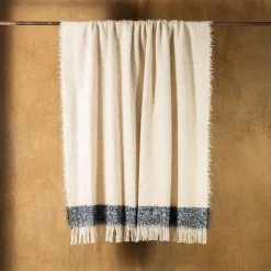Coperta Druig con frange beige e blu