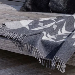 Coperta piccola grigia a motivi Dakota