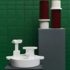 Coppie di Fatto Vasi Decorativi in Ceramica Rossa e Bianca di Nathalie Du Pasquier