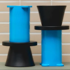 Coppie di Fatto Vasi Decorativi in Ceramica Neri e Blu di Nathalie Du Pasquier
