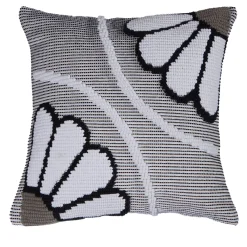 Copricuscino quadrato Margherita Black&White di Carlo Sanna