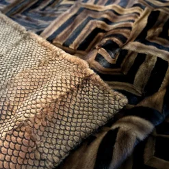 Copriletto Intarsia in pelliccia di visone nero e beige chiaro