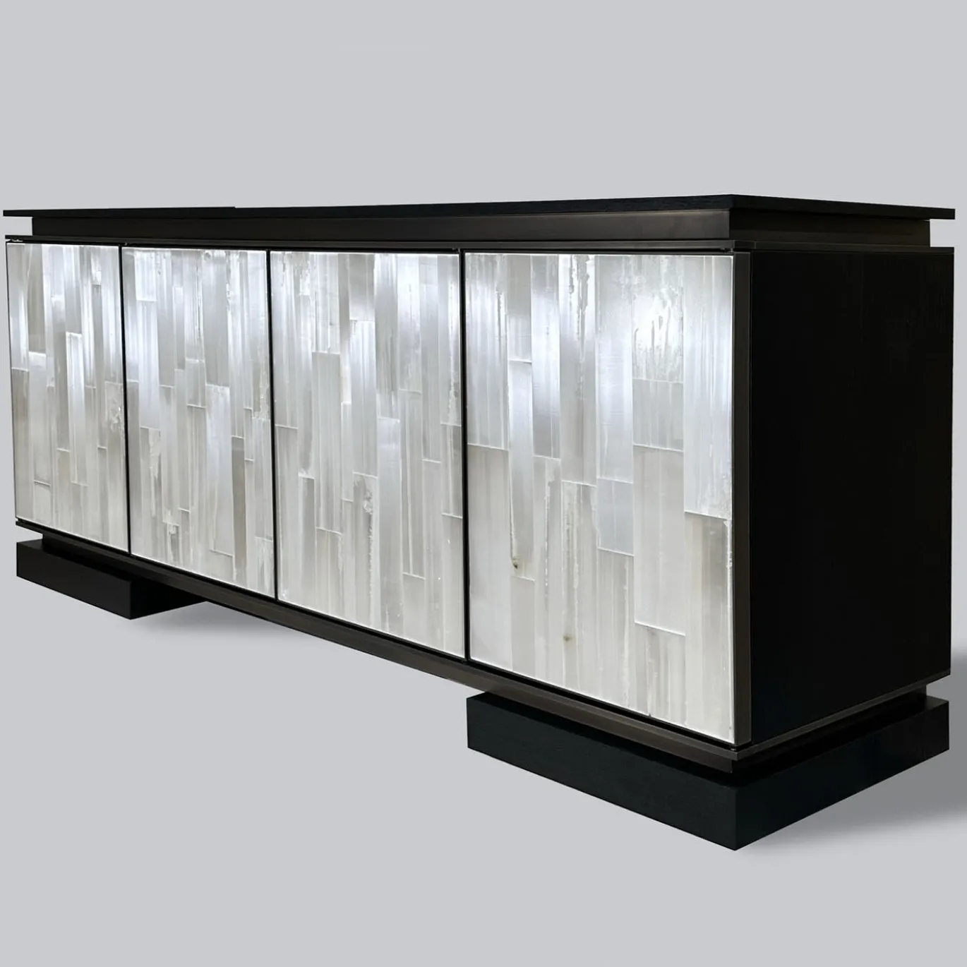 Credenza a 4 Ante After Hours in Rovere e Selenite