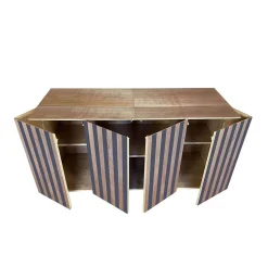 Credenza a 4 ante a righe Md5 di Meccani Studio