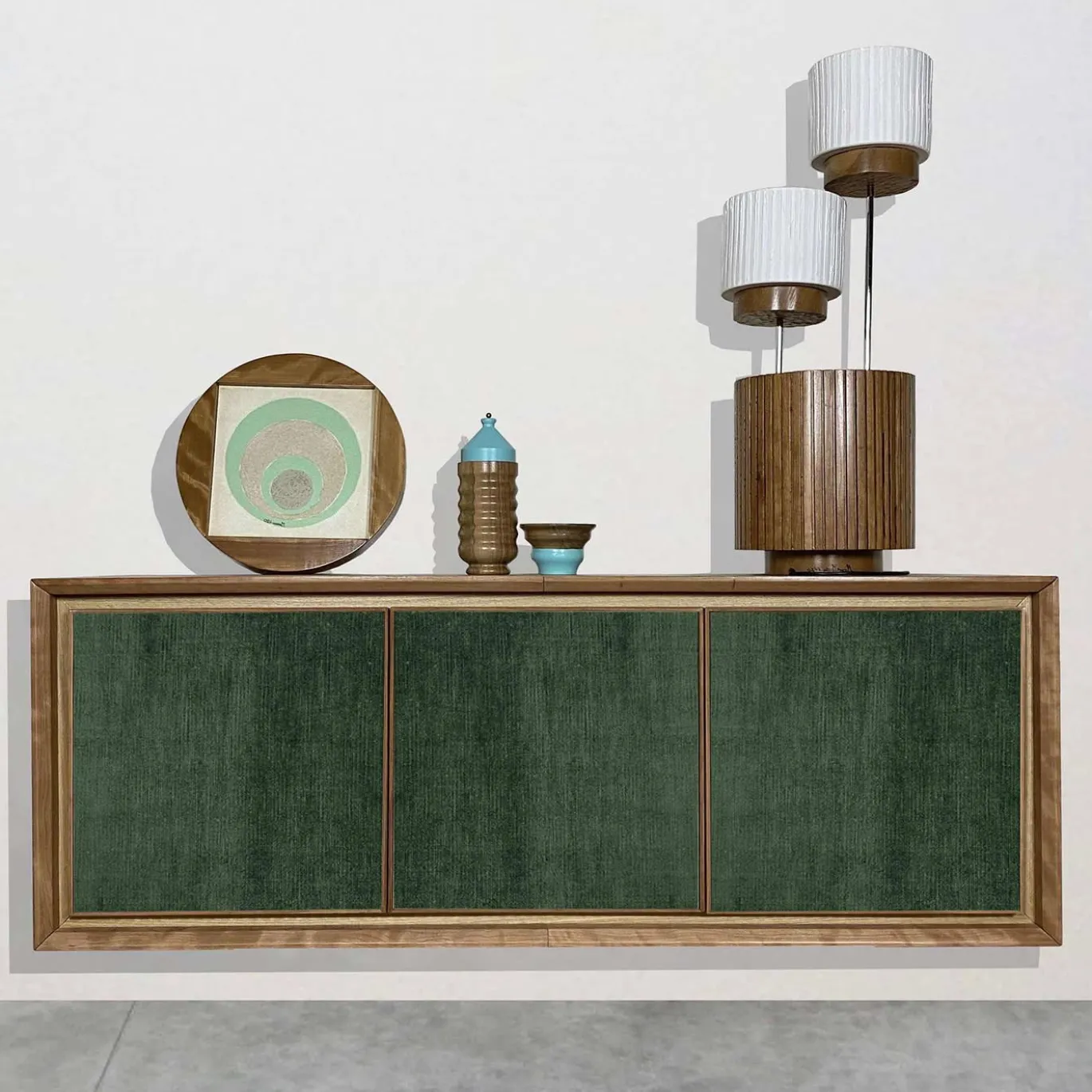 Credenza a 3 ante in velluto verde di Mascia Meccani