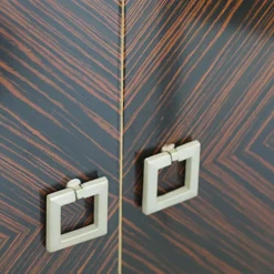 Credenza a quattro ante
