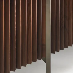 Credenza Ara in legno di frassino
