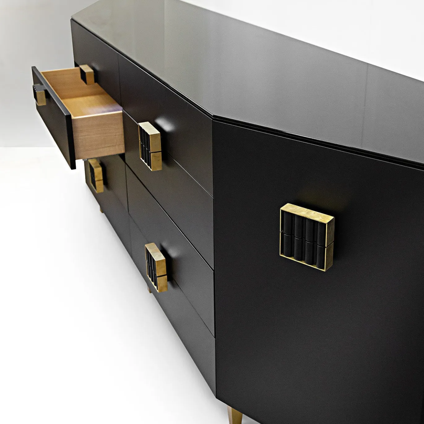 Credenza Art Nouveau nera