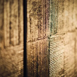 Credenza a Tre Ante Ego in Legno con Finitura in Polimeri Metallici Oro Ossidati