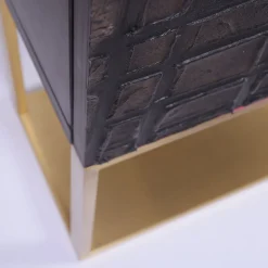 Credenza a Tre Ante in Legno Rivestito in Resina Nera con Mensole in Vetro