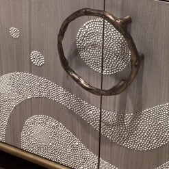 Credenza Aurora a 2 porte in legno intarsiato grigio