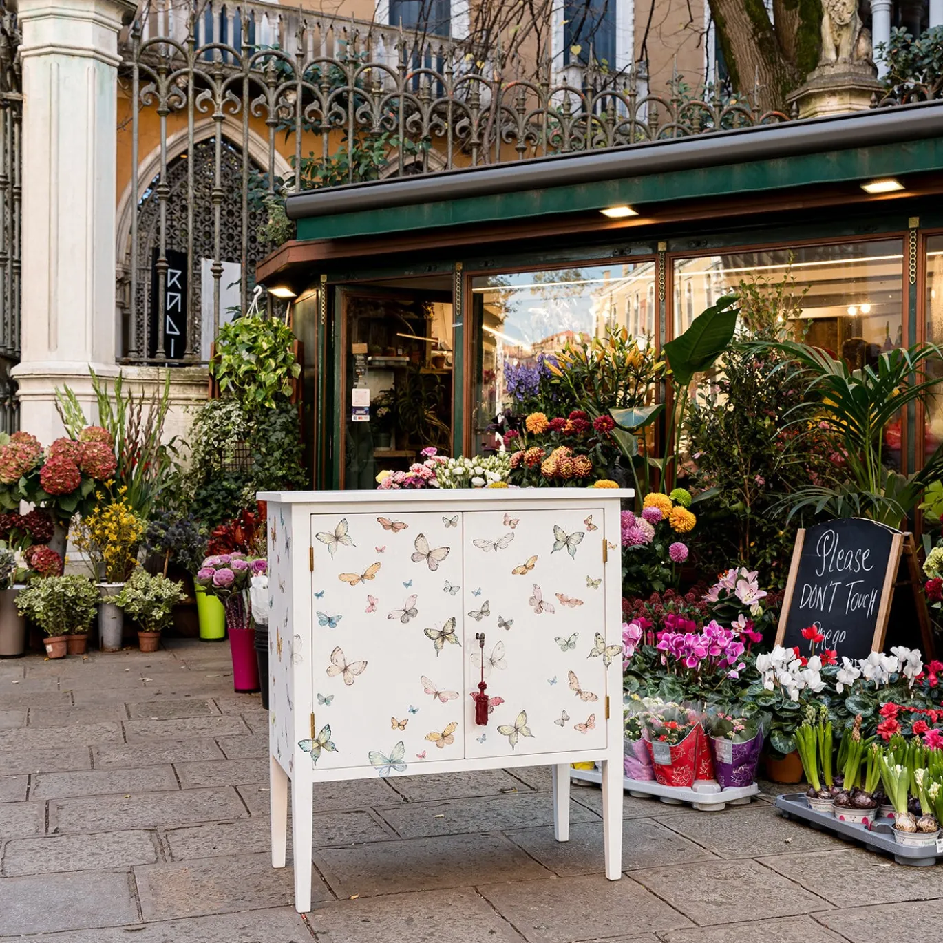 Credenza Barberini Bianca Gesso con Farfalle