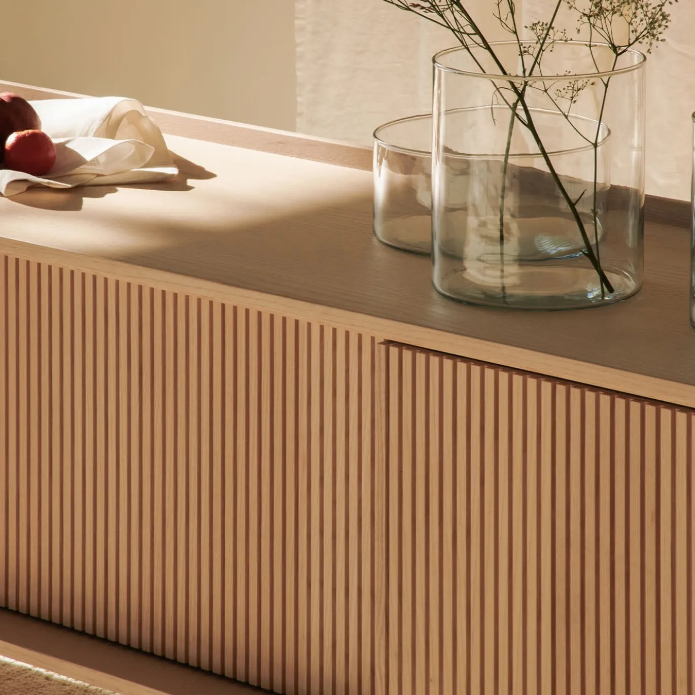 Credenza bassa Sipario a 2 ante in frassino naturale