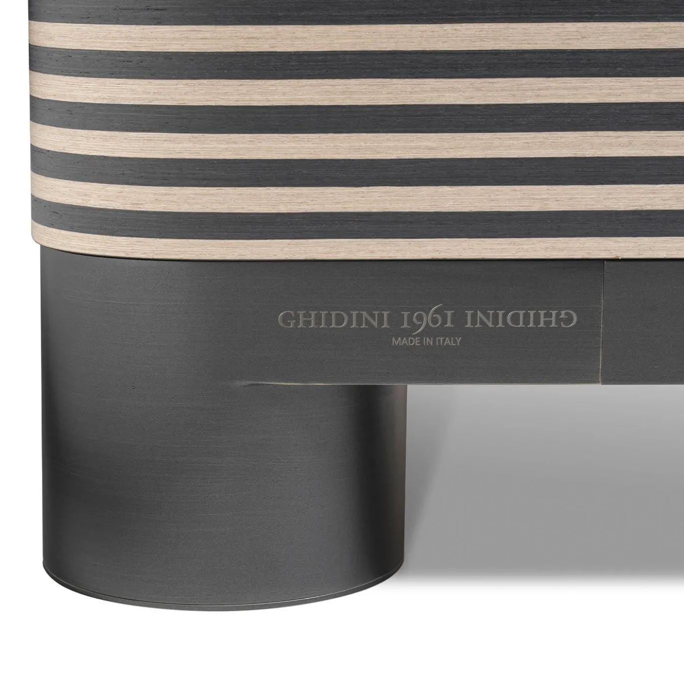 Credenza Bold
