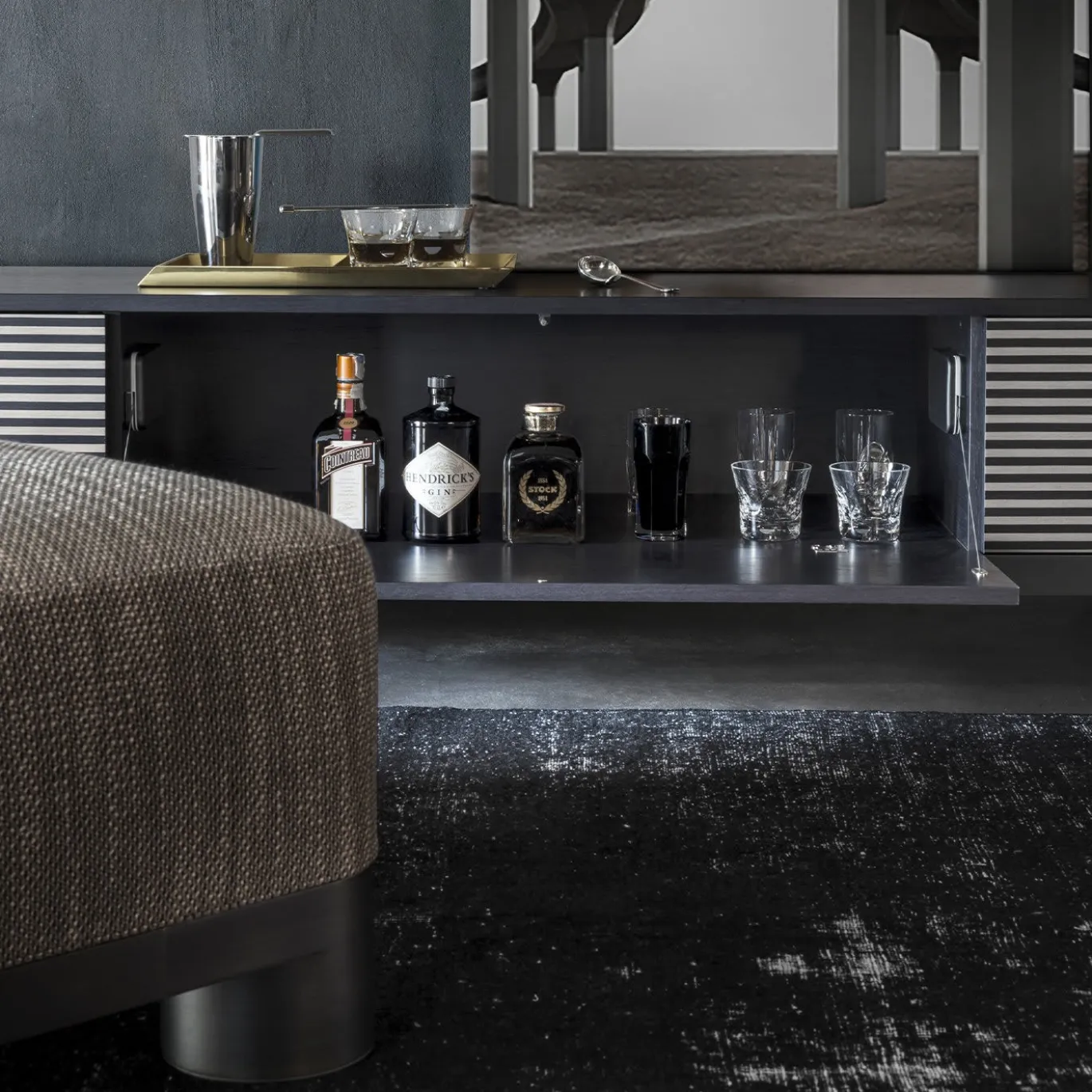 Credenza Bold