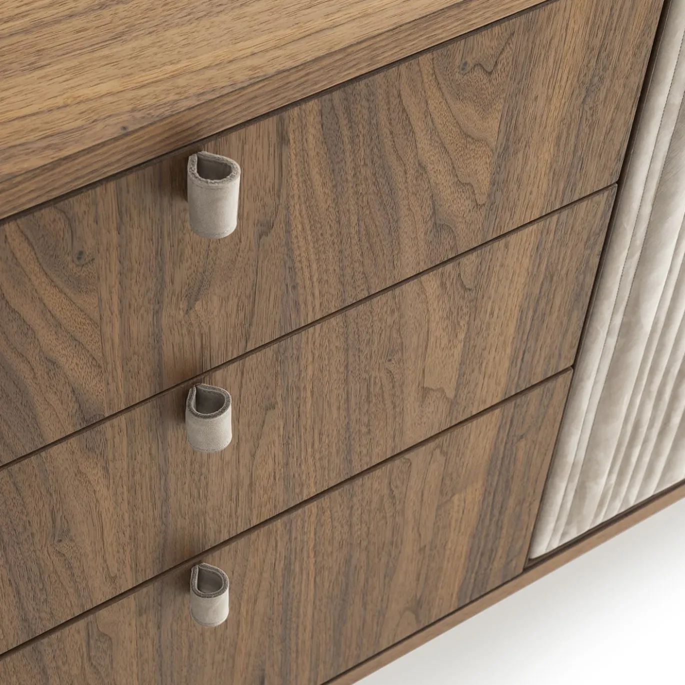 Credenza Canette a 2 porte in pelle nabuk beige e noce