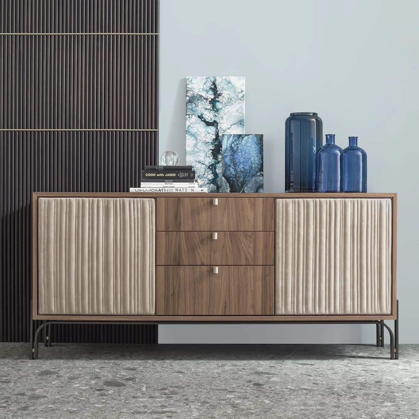 Credenza Canette a 2 porte in pelle nabuk beige e noce