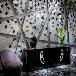 Credenza Fluxus con piano in marmo nero Aziz