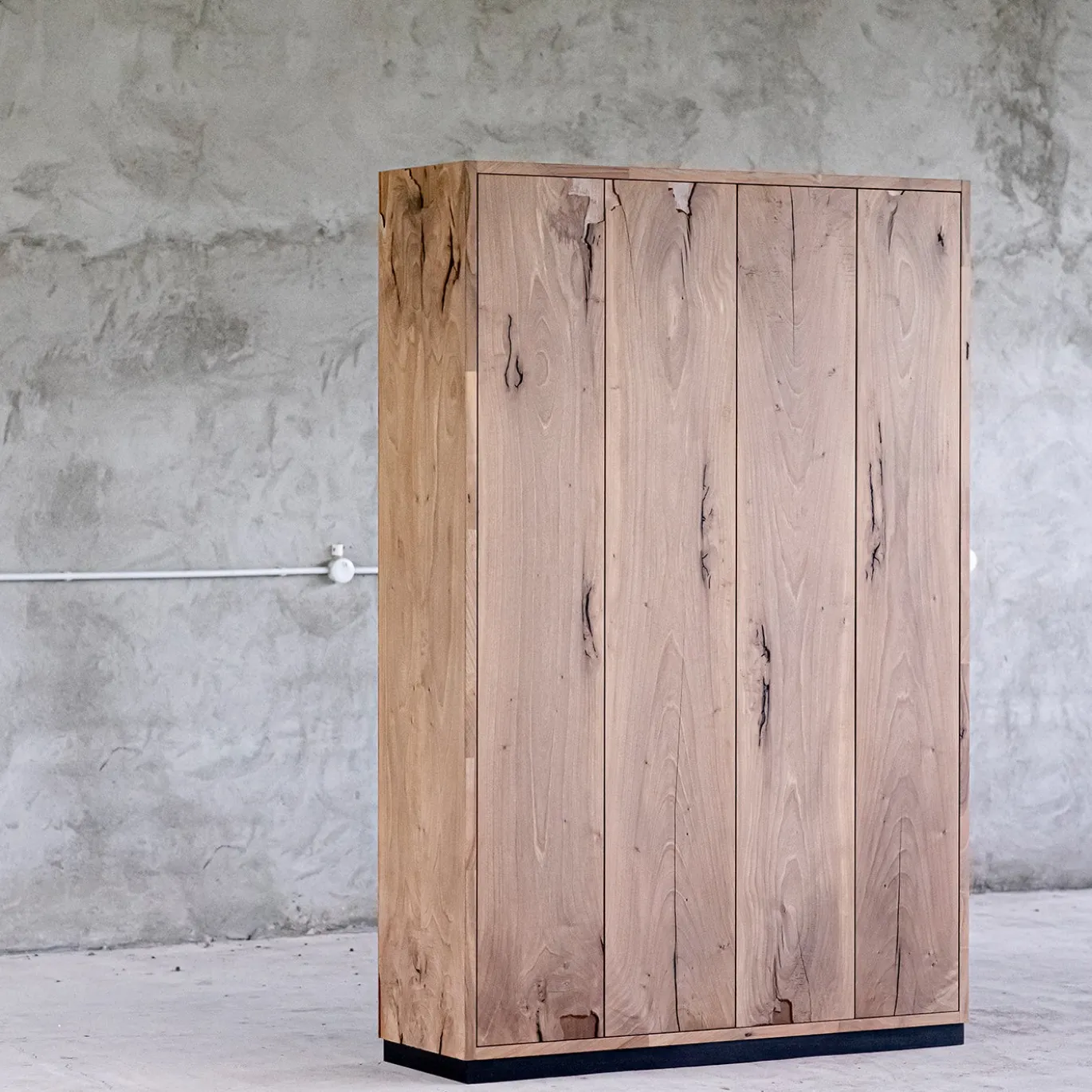Credenza in legno di noce europeo marrone 4ASSI