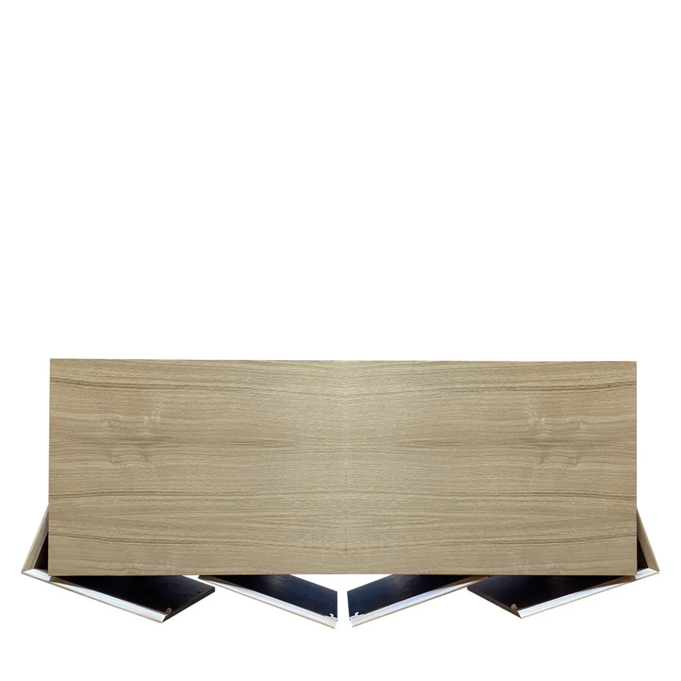 Credenza intagliata a 4 ante Boccadarno Sette di Meccani Studio