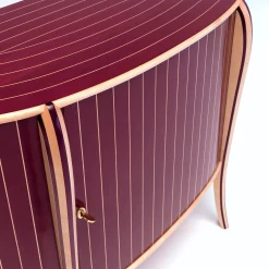 Credenza intarsiata in acero e cuore viola