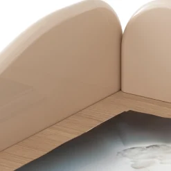 Credenza INTARSIO cipria lucido con scocca in rovere naturale intarsiata a mano
