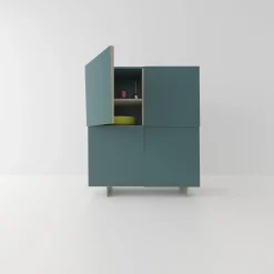 Credenza minimalista V alta in legno laccato verde