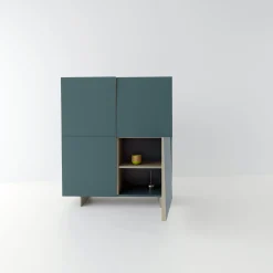 Credenza minimalista V alta in legno laccato verde