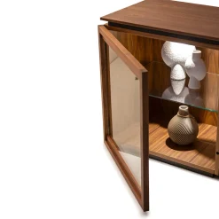 Credenza modulare Mesh con 4 contenitori e ante in vetro di Gabriele Cappelletti