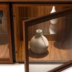 Credenza modulare Mesh con 4 contenitori e ante in vetro di Gabriele Cappelletti