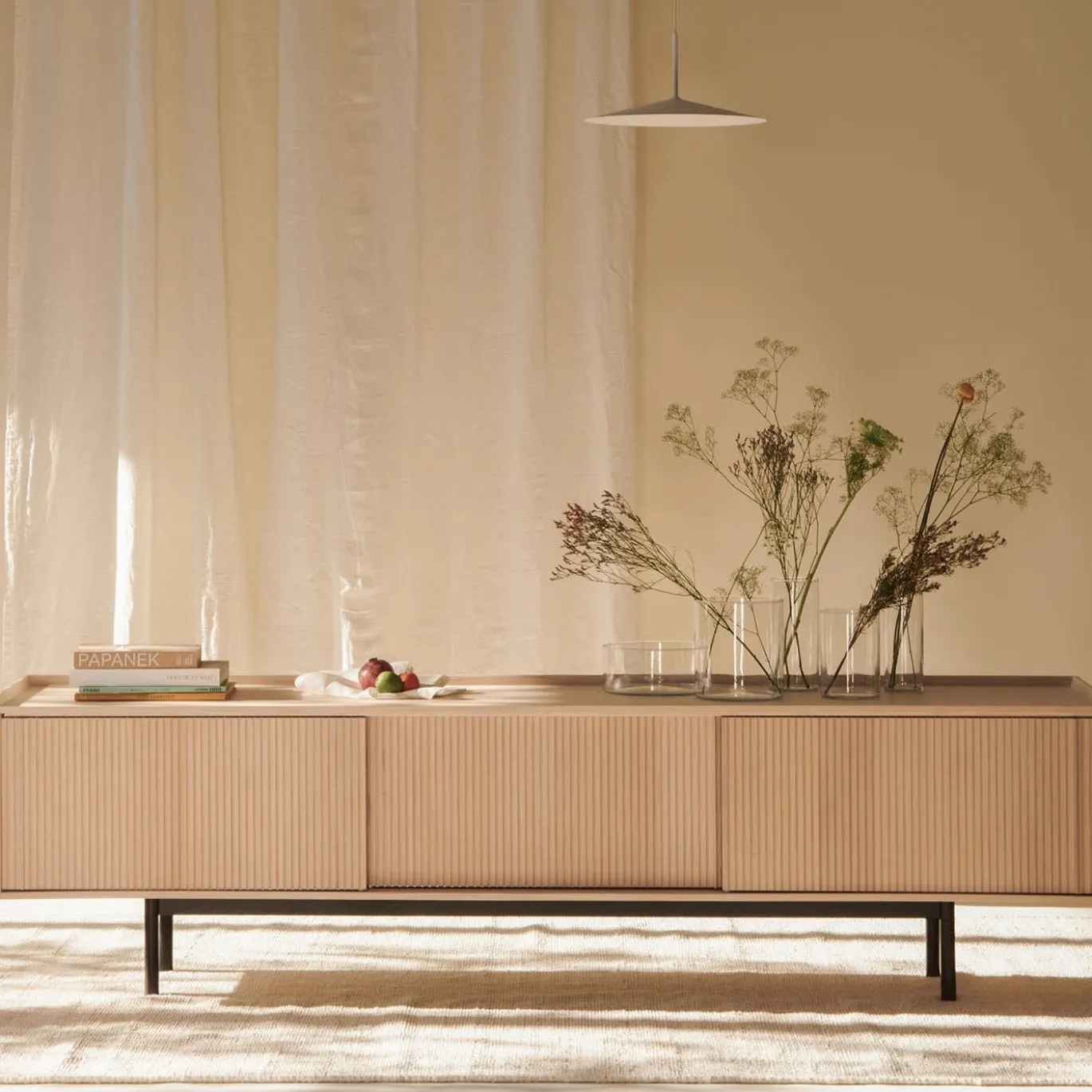 Credenza Sipario 3 porte bassa in frassino naturale