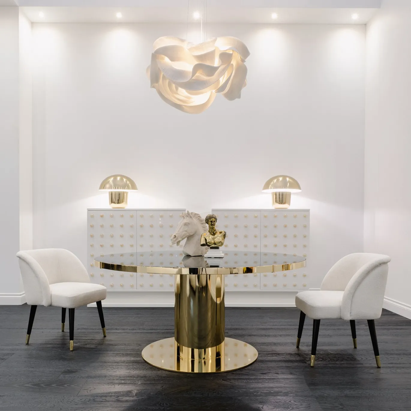 Credenza Sphera in laccato bianco lucido con dettagli in vetro di Murano