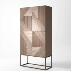 Credenza Stripes in legno naturale con base in ottone