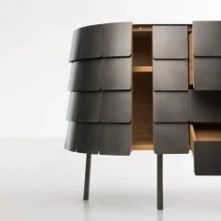 Credenza Yoroi in acciaio inox di Alessandro Masturzo