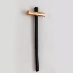 Crocemartello Oggetto decorativo nero di Giulio Iacchetti