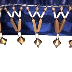 Cuscino blu a due velluti con perle