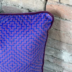 Cuscino Ducale in velluto con motivo viola