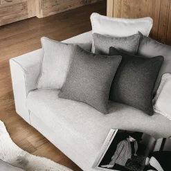 Cuscino grigio lana