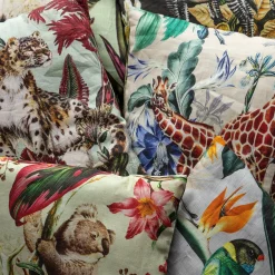 Cuscino in lino Animalia con giraffe e fiori blu