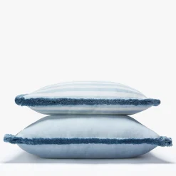 Cuscino in lino Happy a righe bianche e azzurre
