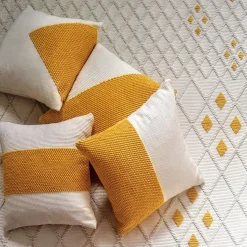 Cuscino Oro Angolare Ecrù e Oro