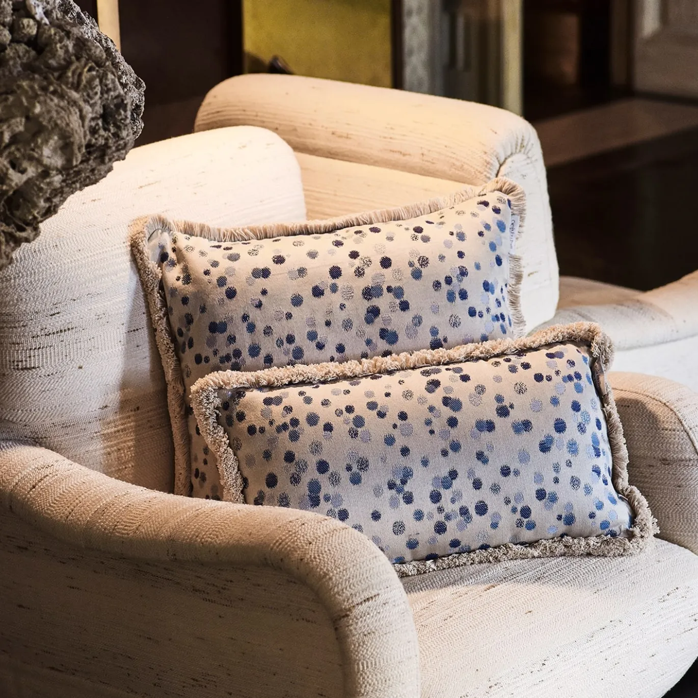 Cuscino piccolo Celeste e frange blu