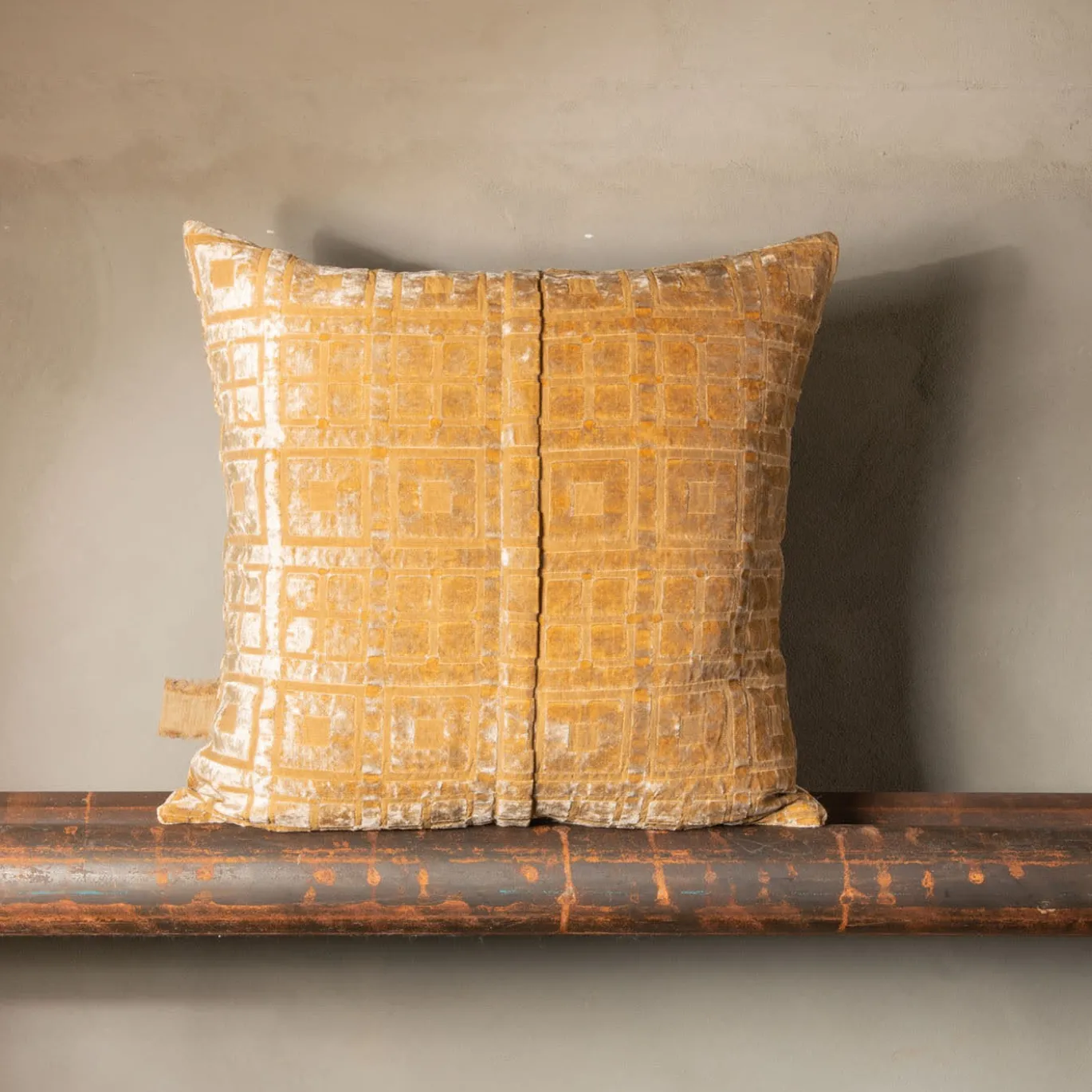 Cuscino quadrato Celidonia in velluto jacquard dorato