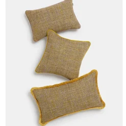 Cuscino quadrato con bordo giallo